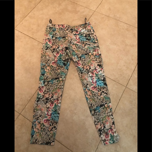 Top Shop  Floral Pants.  Size 6 - Picture 2 of 5